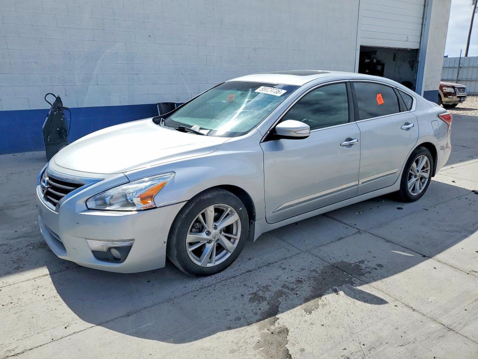 2015 Nissan Altima მანქანა იყიდება აუქციონზე, vin: 1N4AL3AP7FN864733, აუქციონის ნომერი: 55929786