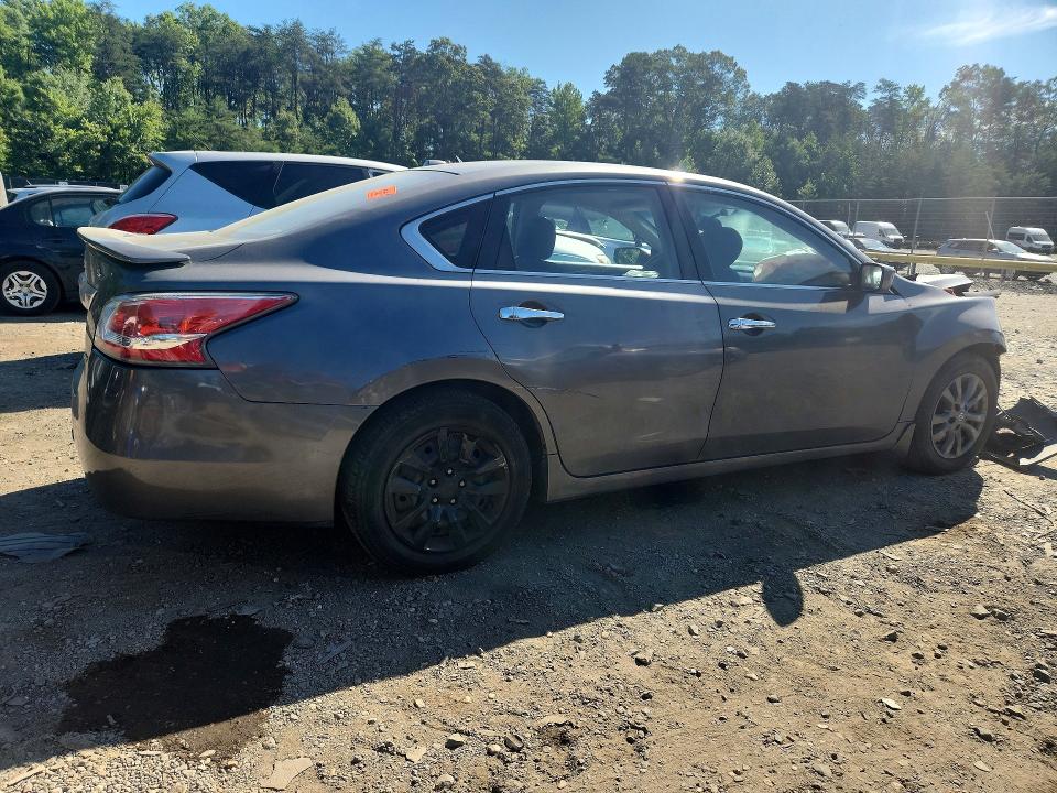 2015 Nissan Altima მანქანა იყიდება აუქციონზე, vin: 1N4AL3AP6FN919611, აუქციონის ნომერი: 55986496