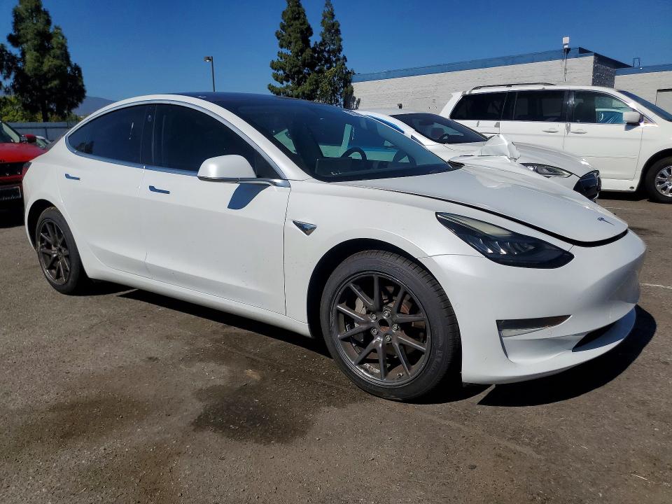 Продажа на аукционе авто 2018 Tesla Model 3, vin: 5YJ3E1EA3JF017416, номер лота: 56549226