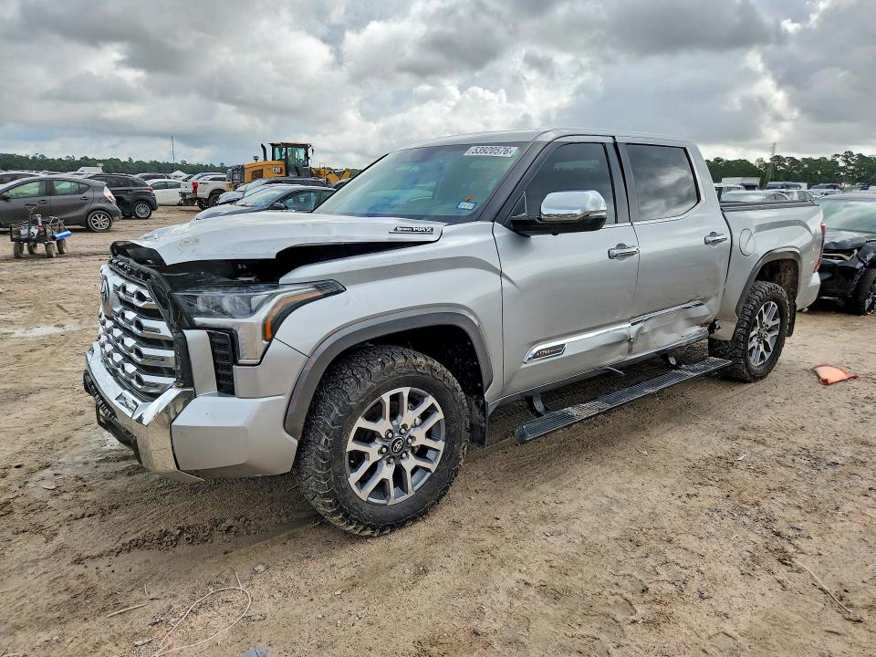 53920576 :رقم المزاد ، 5TFMC5DB8SX091367 vin ، 2025 Toyota Tundra مزاد بيع