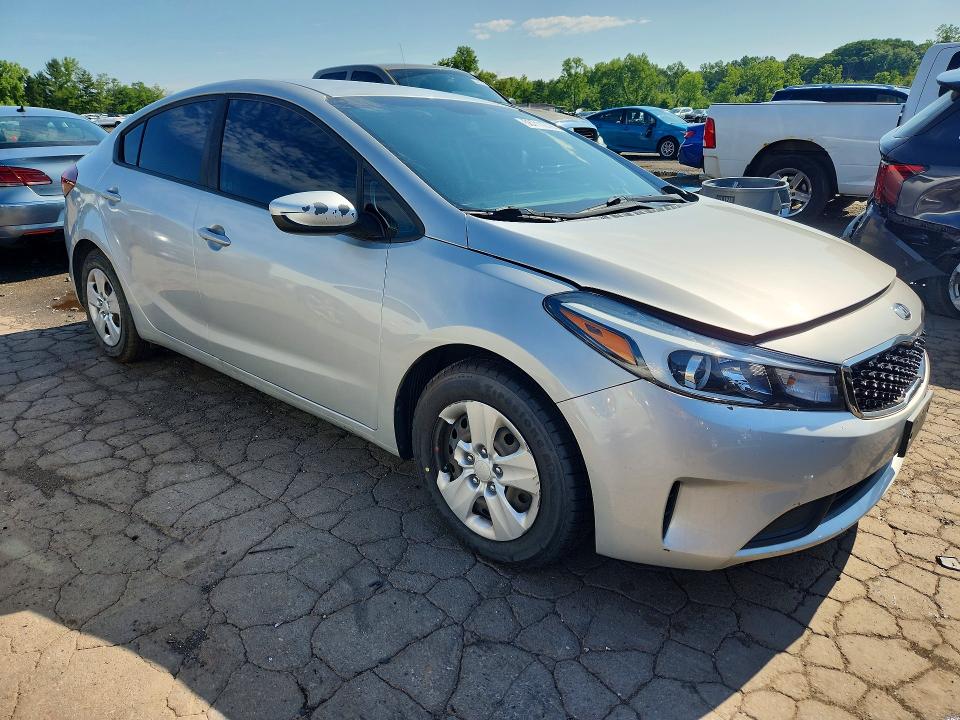 2018 Kia Forte მანქანა იყიდება აუქციონზე, vin: 3KPFK4A73JE255919, აუქციონის ნომერი: 58711276