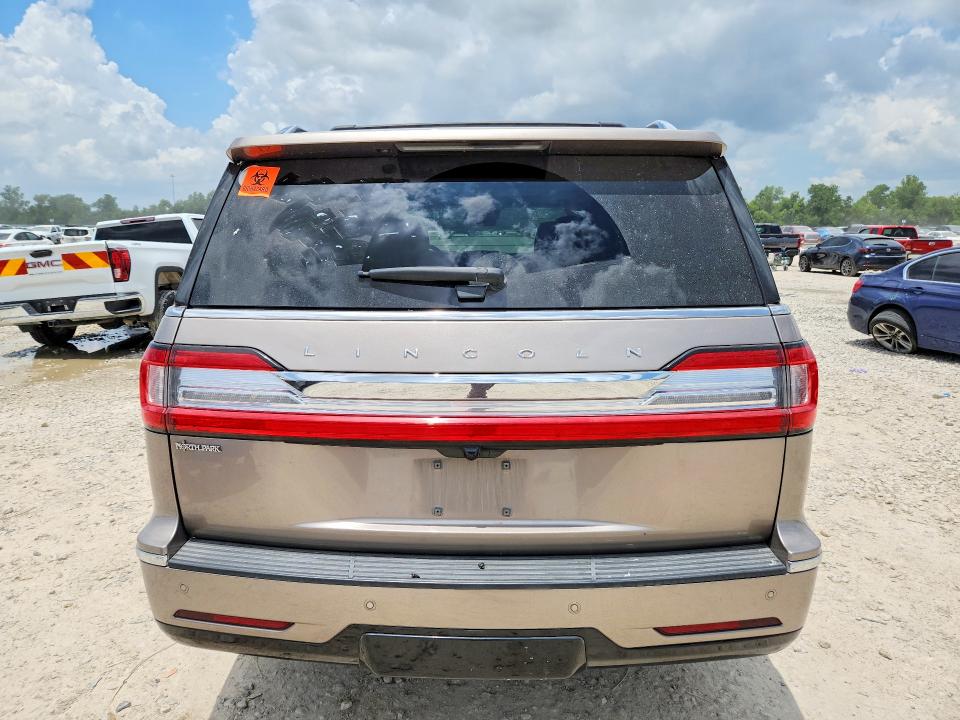 55635056 :رقم المزاد ، 5LMJJ3LT3JEL15705 vin ، 2018 Lincoln Navigator مزاد بيع