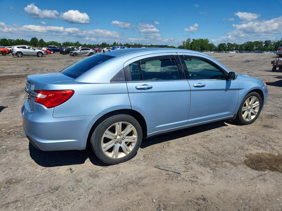 Auction sale of the 2012 Chrysler 200, vin: 1C3CCBBB4CN267460, lot number: 57198186