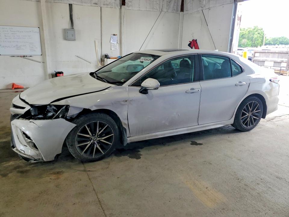 Продаж на аукціоні авто 2022 Toyota Camry, vin: 4T1T11AKXNU646545, номер лоту: 57046036