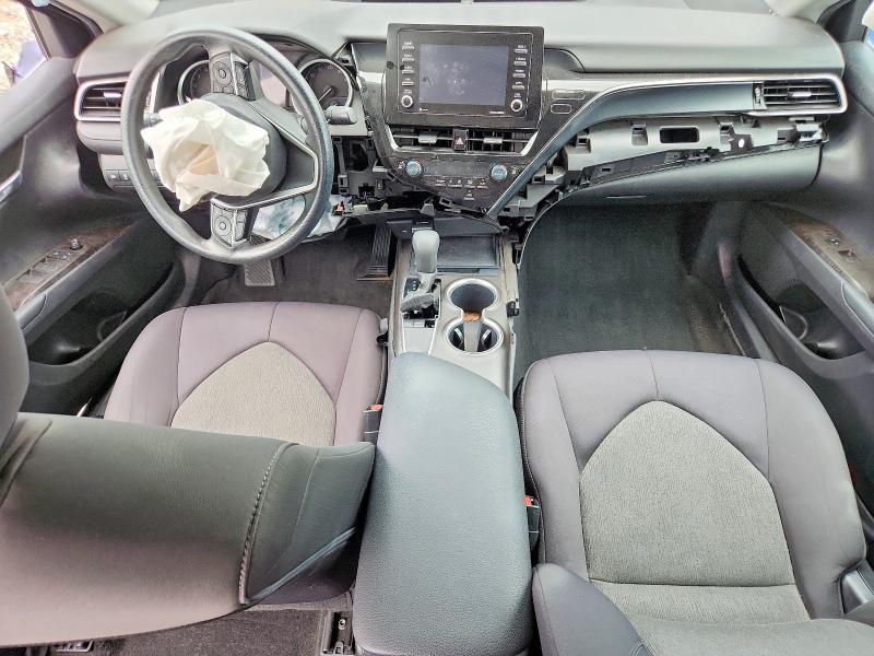 56459686 :رقم المزاد ، 4T1C11AK0NU671597 vin ، 2022 Toyota Camry مزاد بيع
