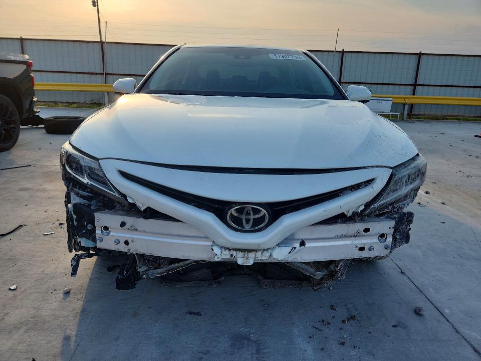 57902796 :رقم المزاد ، JTNB11HK2J3010185 vin ، 2018 Toyota Camry مزاد بيع