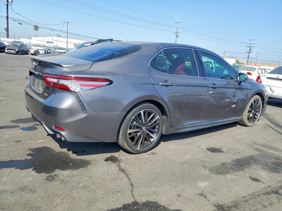 Aukcja sprzedaży 2018 Toyota Camry, vin: 4T1B61HK3JU048701, numer aukcji: 56500436