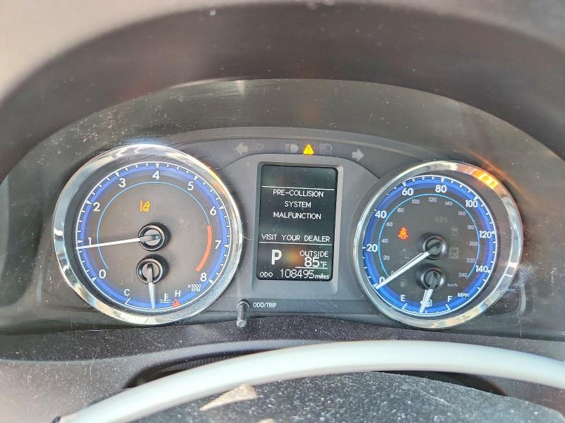Продаж на аукціоні авто 2018 Toyota Corolla, vin: 5YFBURHE4JP828271, номер лоту: 55814026
