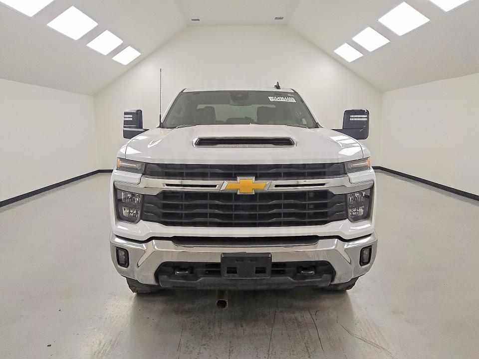 Продажа на аукционе авто 2024 Chevrolet Silverado, vin: 2GC4YNE72R1117545, номер лота: 55496446