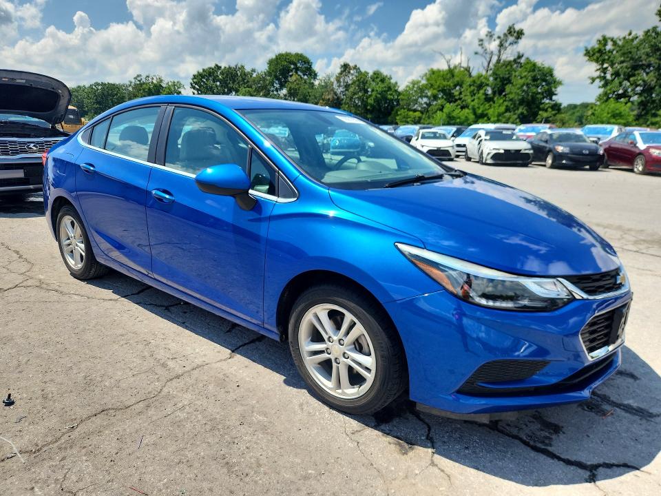 Продажа на аукционе авто 2018 Chevrolet Cruze, vin: 1G1BE5SM0J7236320, номер лота: 55551856