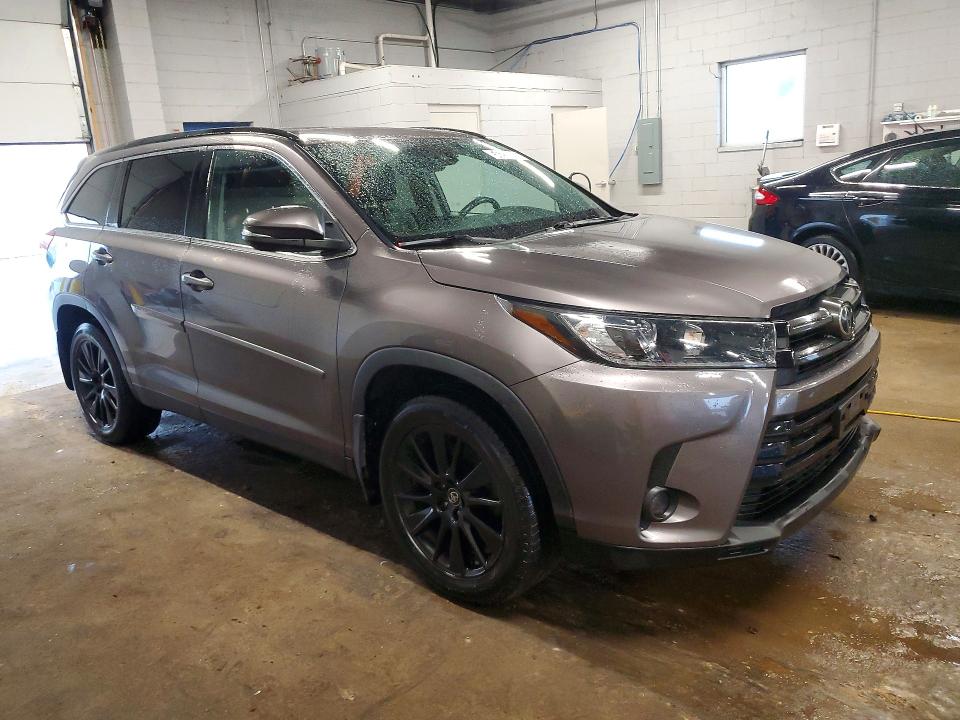 2019 Toyota Highlander მანქანა იყიდება აუქციონზე, vin: 5TDJZRFH8KS617223, აუქციონის ნომერი: 56227226