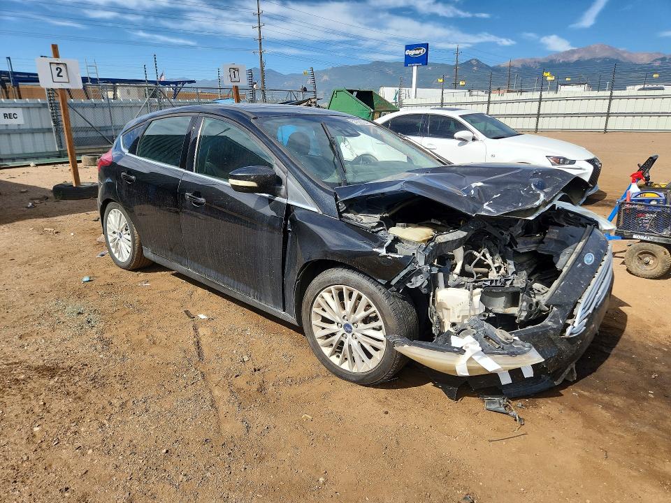 57533546 :رقم المزاد ، 1FADP3N20FL279326 vin ، 2015 Ford Focus مزاد بيع