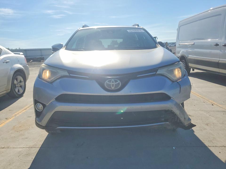 2017 Toyota Rav4 მანქანა იყიდება აუქციონზე, vin: 2T3RFREV2HW550077, აუქციონის ნომერი: 57890916