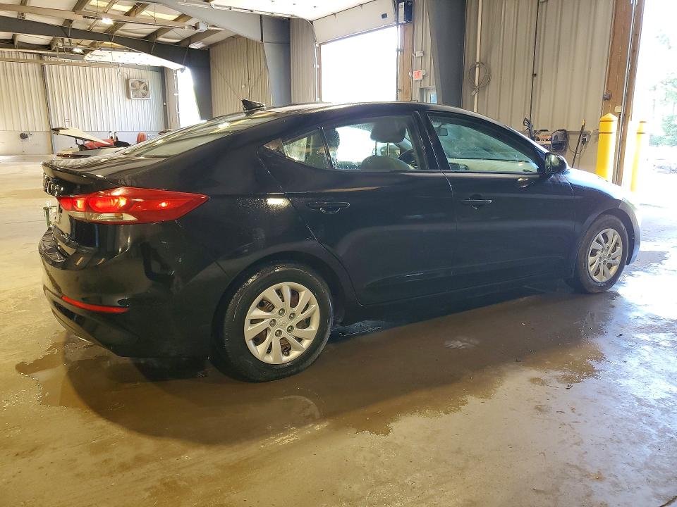 55690416 :رقم المزاد ، 5NPD74LF7HH050042 vin ، 2017 Hyundai Elantra مزاد بيع