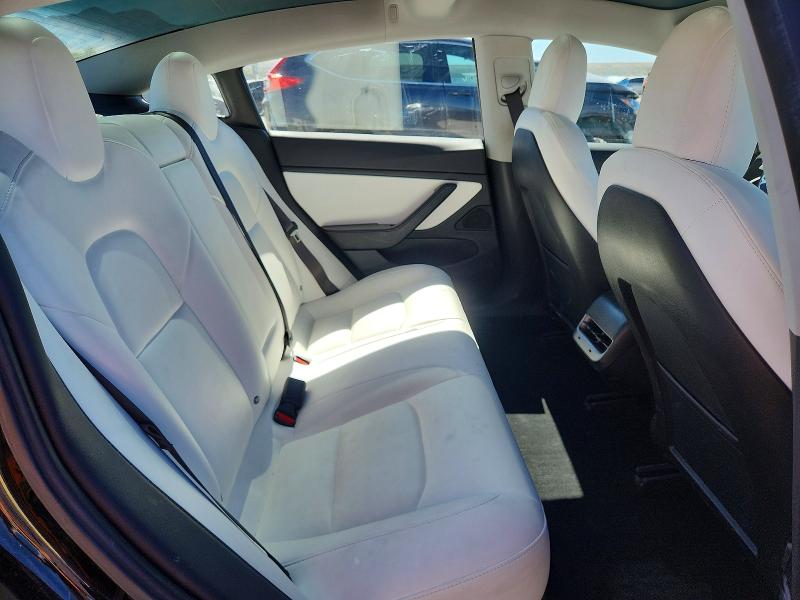 57248126 :رقم المزاد ، 5YJ3E1EB8JF085428 vin ، 2018 Tesla Model 3 مزاد بيع