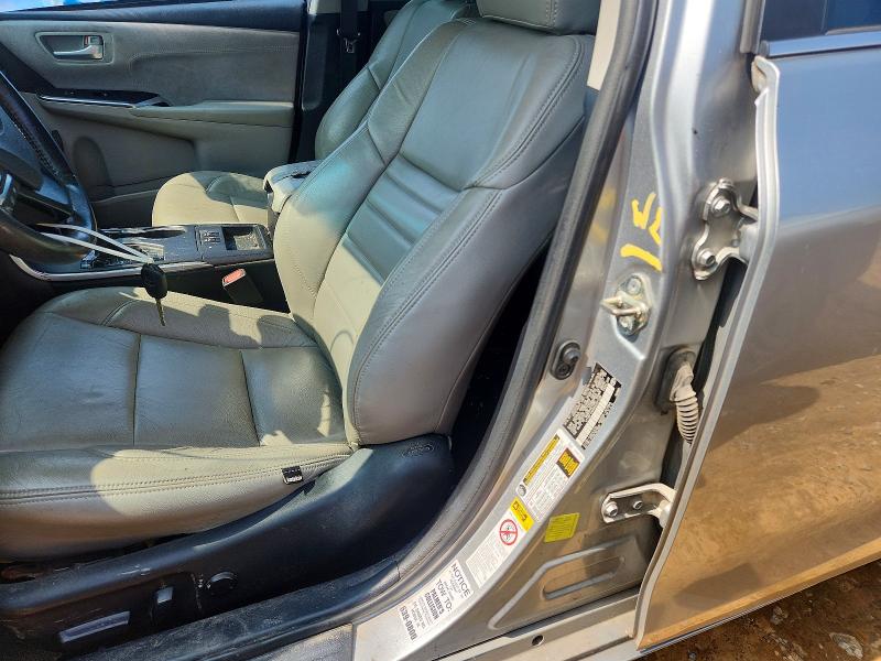 57972646 :رقم المزاد ، 4T1BF1FK0HU337208 vin ، 2017 Toyota Camry مزاد بيع