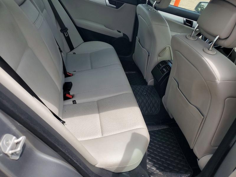 2014 Mercedes-benz C მანქანა იყიდება აუქციონზე, vin: WDDGF4HB9EA946230, აუქციონის ნომერი: 55648156
