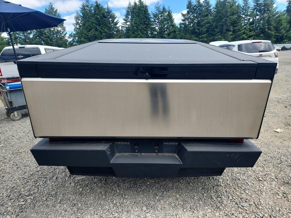 56141156 :رقم المزاد ، 7G2CEHED7SA080047 vin ، 2025 Tesla Cybertruck مزاد بيع