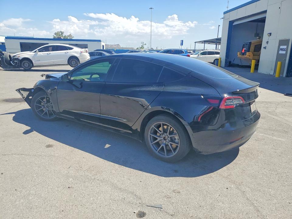 55602666 :رقم المزاد ، 5YJ3E1EB1NF335467 vin ، 2022 Tesla Model 3 مزاد بيع