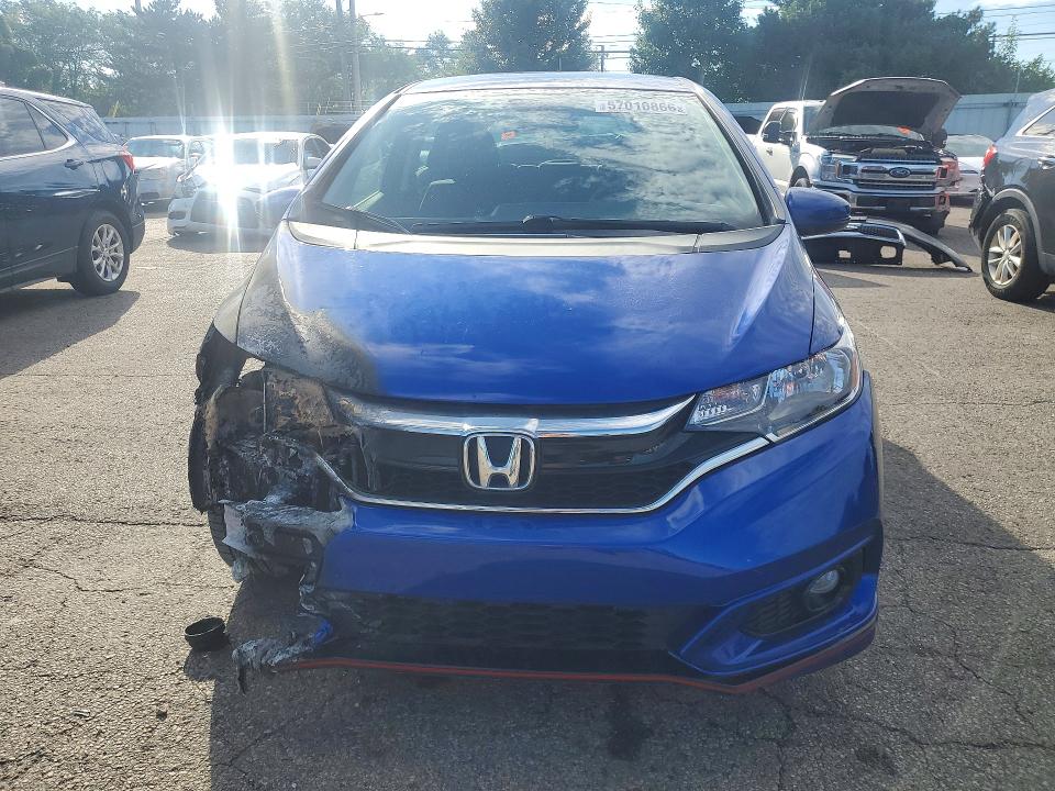 57010866 :رقم المزاد ، 3HGGK5G64JM718327 vin ، 2018 Honda Fit مزاد بيع