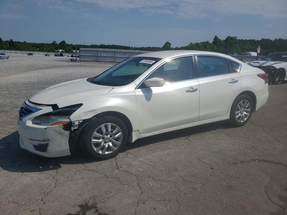 2015 Nissan Altima მანქანა იყიდება აუქციონზე, vin: 1N4AL3AP3FC114595, აუქციონის ნომერი: 57382936
