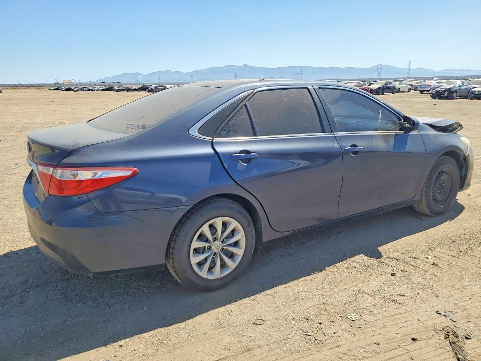 55593546 :رقم المزاد ، 4T1BF1FK5FU997435 vin ، 2015 Toyota Camry مزاد بيع