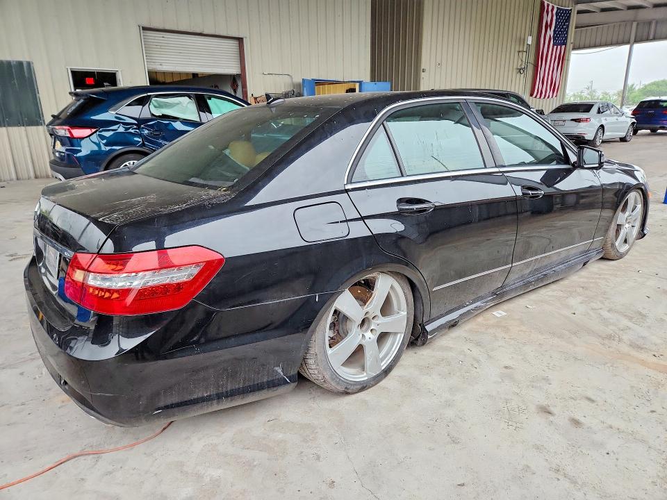 56142126 :رقم المزاد ، WDDHF7CB6AA018057 vin ، 2010 Mercedes-benz E مزاد بيع