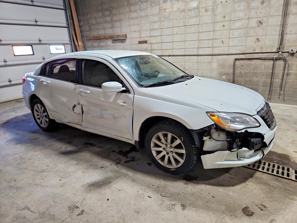 2011 Chrysler 200 მანქანა იყიდება აუქციონზე, vin: 1C3BC1FB4BN618463, აუქციონის ნომერი: 55695776