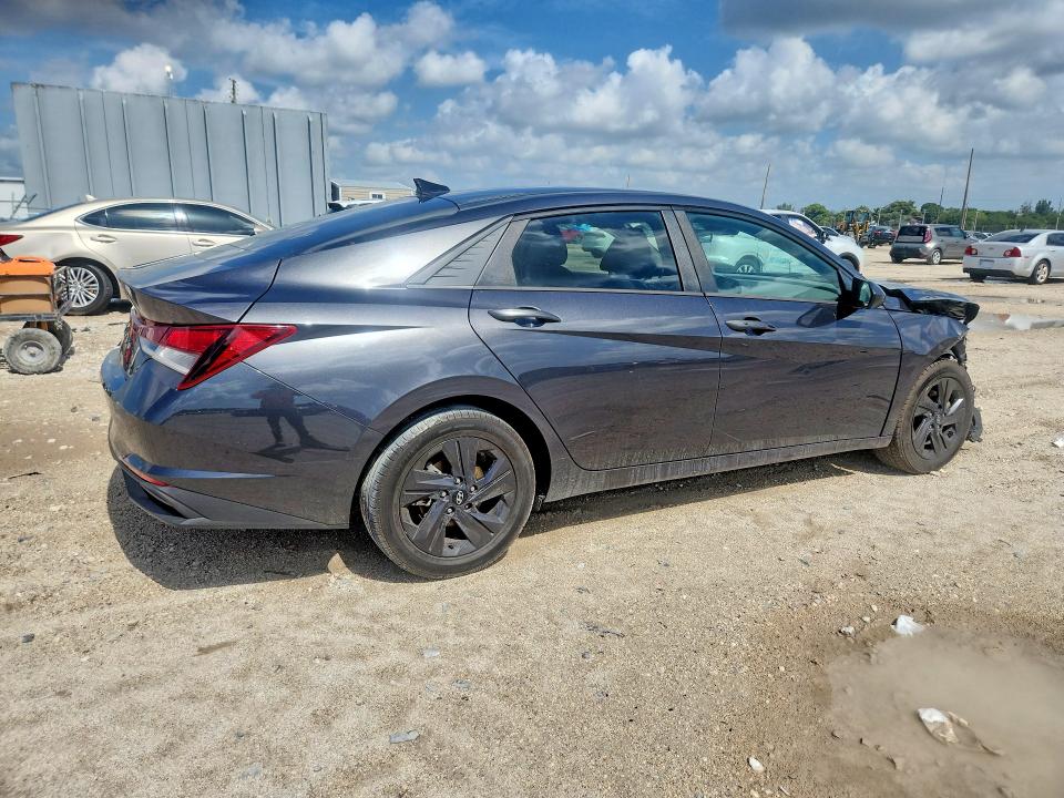 57811796 :رقم المزاد ، 5NPLS4AG4MH032002 vin ، 2021 Hyundai Elantra مزاد بيع
