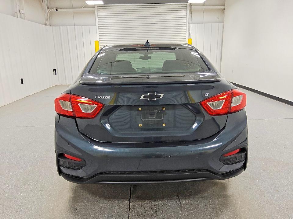58540086 :رقم المزاد ، 1G1BE5SM3J7229037 vin ، 2018 Chevrolet Cruze مزاد بيع