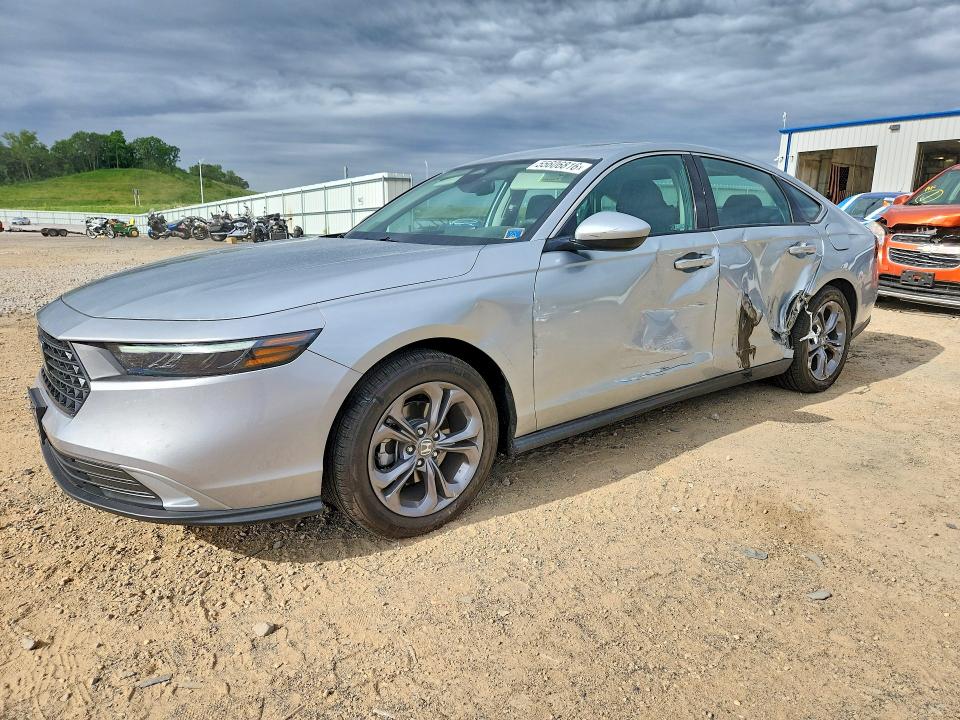 Продажа на аукционе авто 2024 Honda Accord, vin: 1HGCY1F33RA010592, номер лота: 55606816