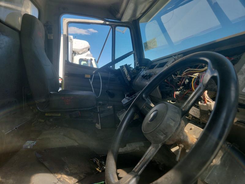 2001 Freightliner Fl80 მანქანა იყიდება აუქციონზე, vin: 1FVABXBS81HH58362, აუქციონის ნომერი: 55910186