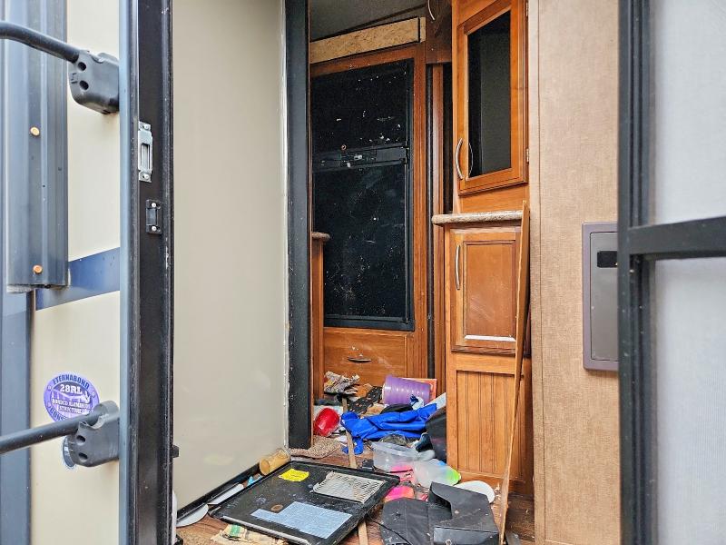 Продажа на аукционе авто 2015 Forrest River Recreational Vehicle (rv), vin: 5ZT3CSTB2FG117980, номер лота: 55242696