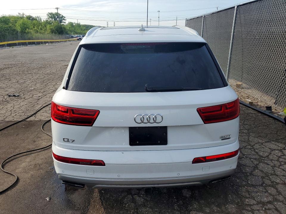 2017 Audi Q7 მანქანა იყიდება აუქციონზე, vin: WA1VAAF78HD057168, აუქციონის ნომერი: 58949706