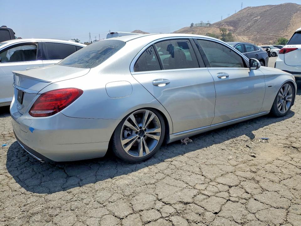2018 Mercedes-benz C მანქანა იყიდება აუქციონზე, vin: 55SWF4HB6JU259275, აუქციონის ნომერი: 57860846