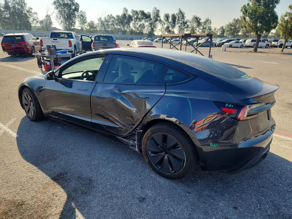 57928816 :رقم المزاد ، 5YJ3E1EB1SF987811 vin ، 2025 Tesla Model 3 مزاد بيع