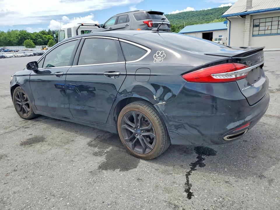 58022226 :رقم المزاد ، 3FA6P0D91JR212203 vin ، 2018 Ford Fusion مزاد بيع