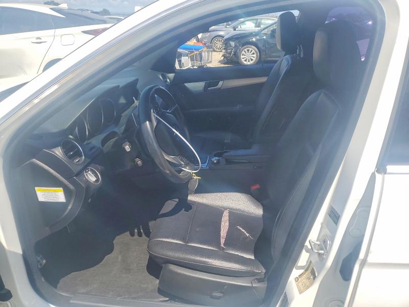 2013 Mercedes-benz C მანქანა იყიდება აუქციონზე, vin: WDDGF4HB6DR271338, აუქციონის ნომერი: 85606125