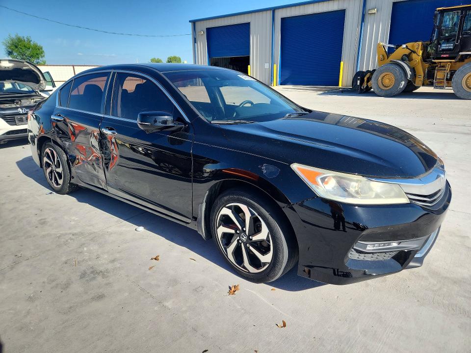 54726846 :رقم المزاد ، 1HGCR2F99HA025460 vin ، 2017 Honda Accord مزاد بيع