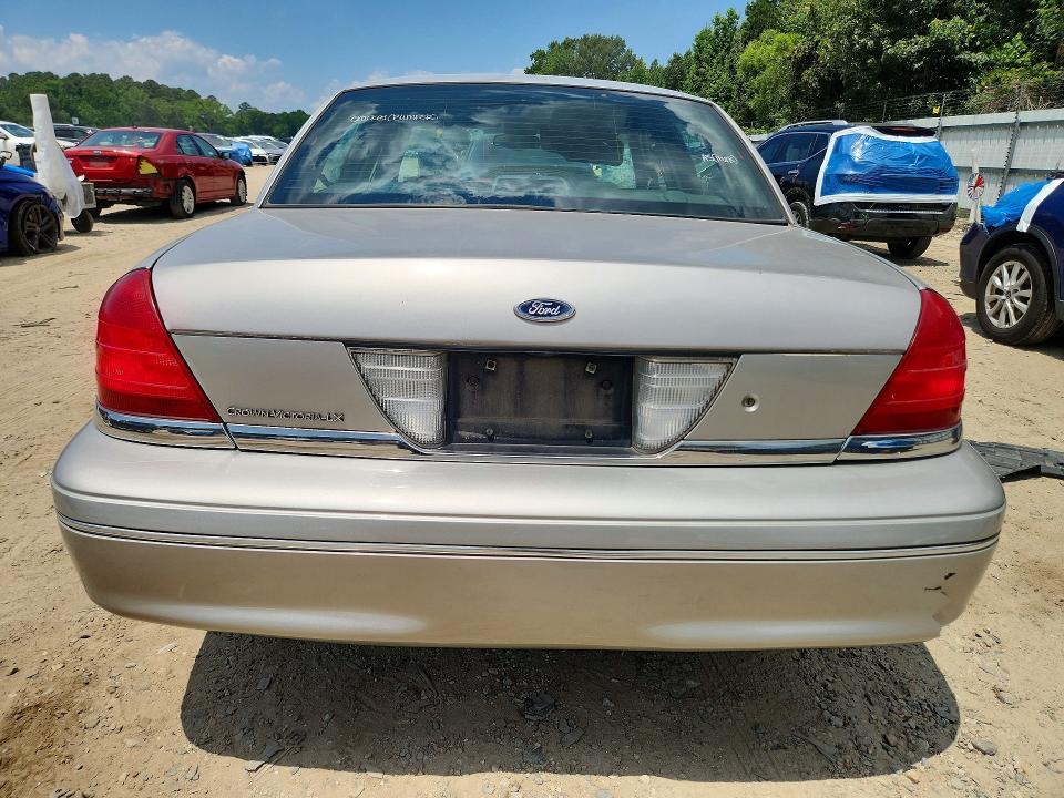 56141596 :رقم المزاد ، 2FAHP74W04X142660 vin ، 2004 Ford Crown Victoria مزاد بيع