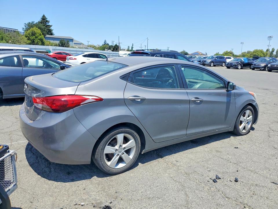 58121156 :رقم المزاد ، 5NPDH4AE4DH339753 vin ، 2013 Hyundai Elantra مزاد بيع