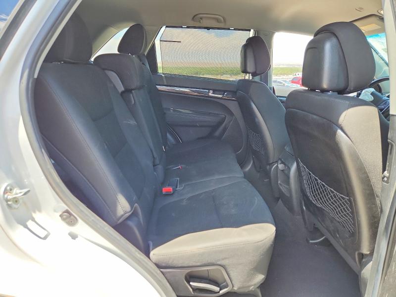56529446 :رقم المزاد ، 5XYKT3A62FG552462 vin ، 2015 Kia Sorento مزاد بيع