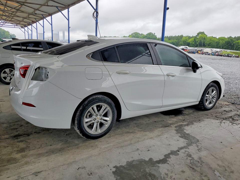 56401546 :رقم المزاد ، 1G1BE5SM0J7240125 vin ، 2018 Chevrolet Cruze مزاد بيع