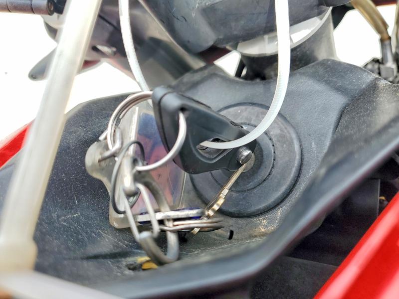 55854256 :رقم المزاد ، LBBPHJ013HB000901 vin ، 2017 Benelli Tnt600 مزاد بيع