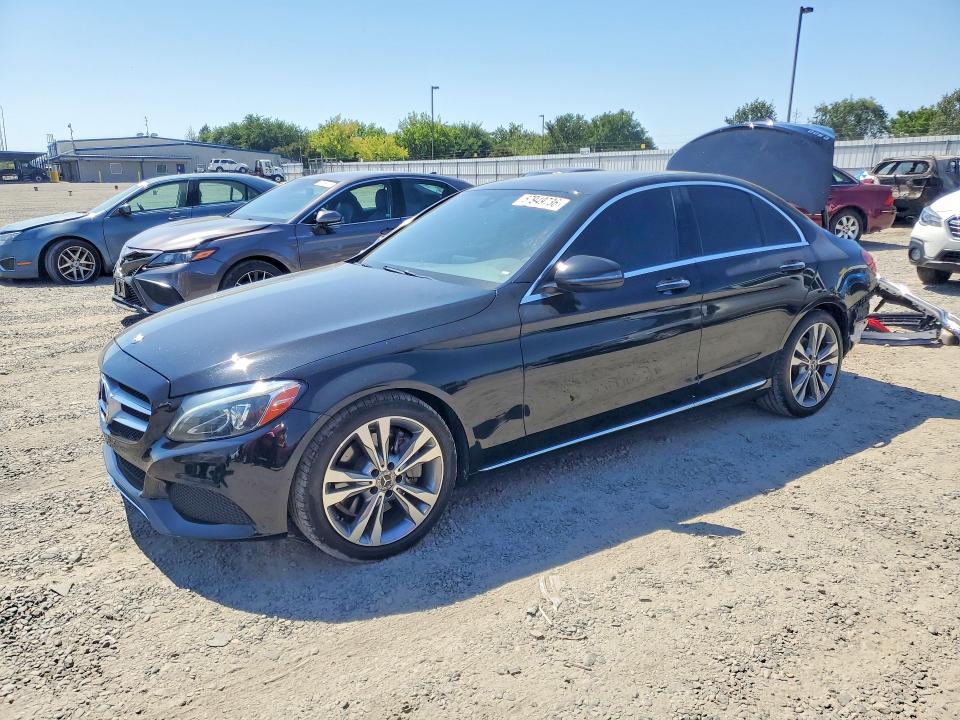 57949736 :رقم المزاد ، 55SWF4JB3JU234862 vin ، 2018 Mercedes-benz C مزاد بيع