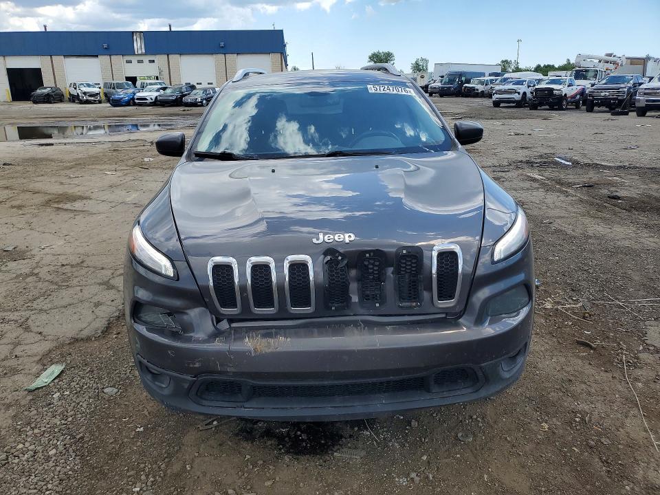 57247076 :رقم المزاد ، 1C4PJMCX8JD581964 vin ، 2018 Jeep Cherokee مزاد بيع