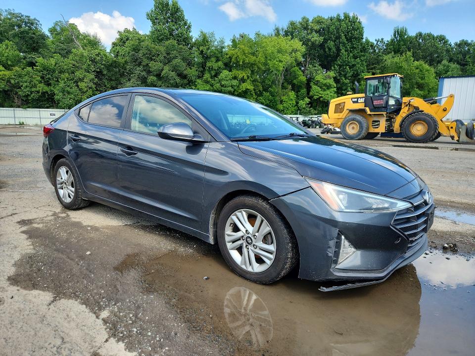 2020 Hyundai Elantra მანქანა იყიდება აუქციონზე, vin: 5NPD84LF5LH586770, აუქციონის ნომერი: 58516626