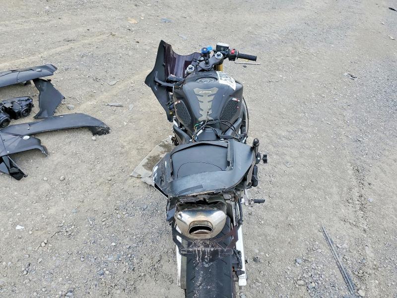 57928416 :رقم المزاد ، JH2PC37015M207906 vin ، 2005 Honda Cbr600 مزاد بيع