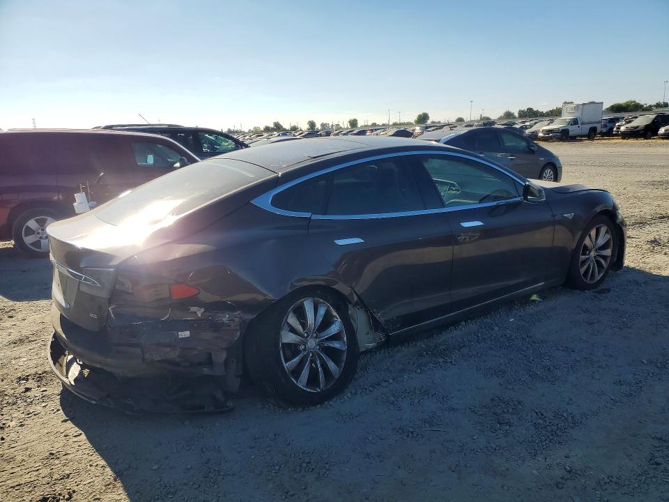 58951266 :رقم المزاد ، 5YJSA1CN1DFP27464 vin ، 2013 Tesla Model S مزاد بيع
