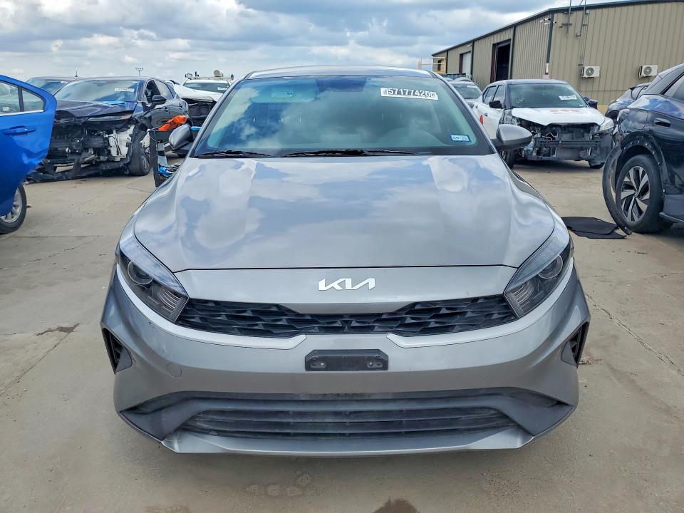 57177426 :رقم المزاد ، 3KPF24AD9PE691575 vin ، 2023 Kia Forte مزاد بيع